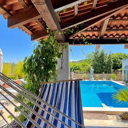 Apartman Gorana With Swimming Pool Jelsa  Zewnętrze zdjęcie