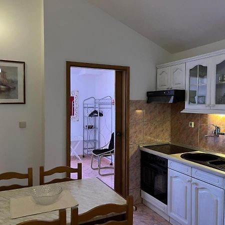 Apartman Gorana With Swimming Pool Jelsa  Zewnętrze zdjęcie