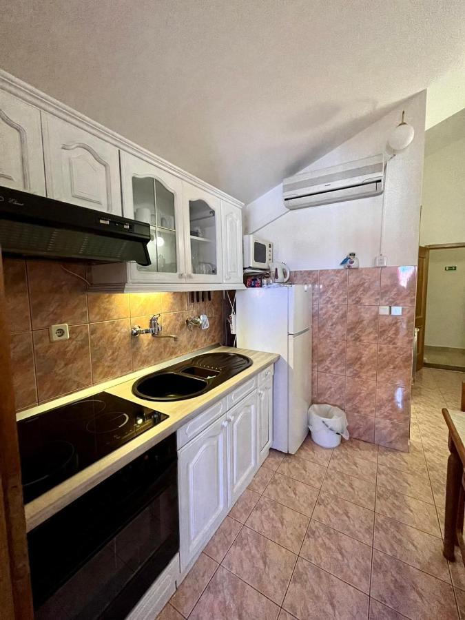 Apartman Gorana With Swimming Pool Jelsa  Zewnętrze zdjęcie