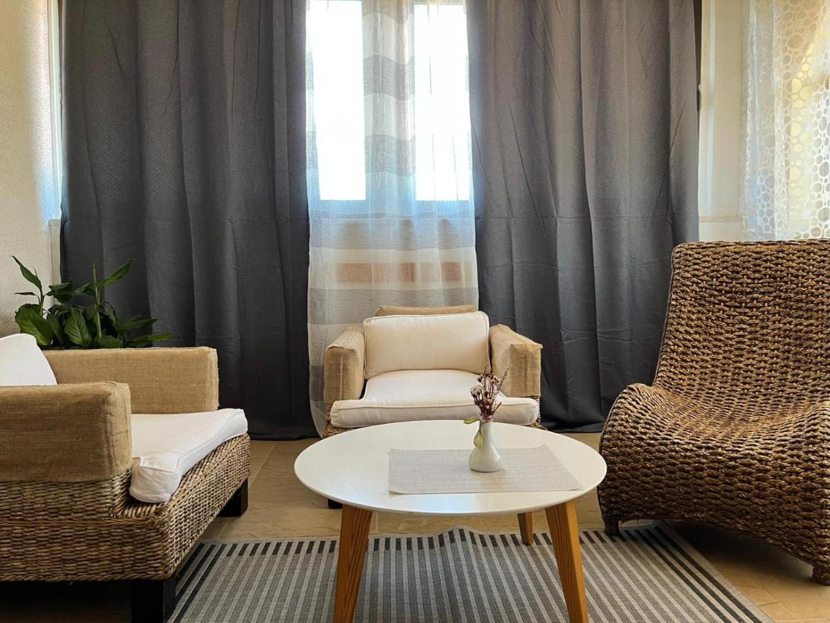 Apartman Gorana With Swimming Pool Jelsa  Zewnętrze zdjęcie